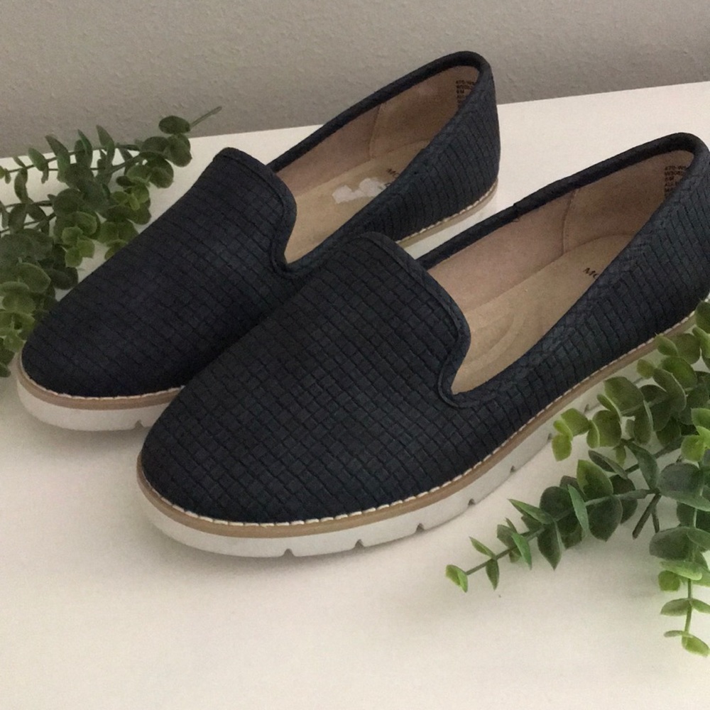 White Mountain Blue Slip on Shoes